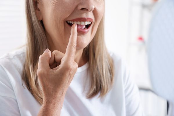 Implant Crowns Vs  Traditional Crowns: What Patients Should Understand